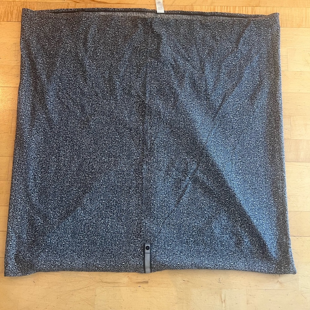 LULULEMON infinity scarf